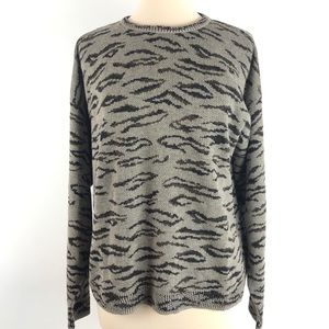 JOAN VASS Women's Large Leopard Crewneck Sweater